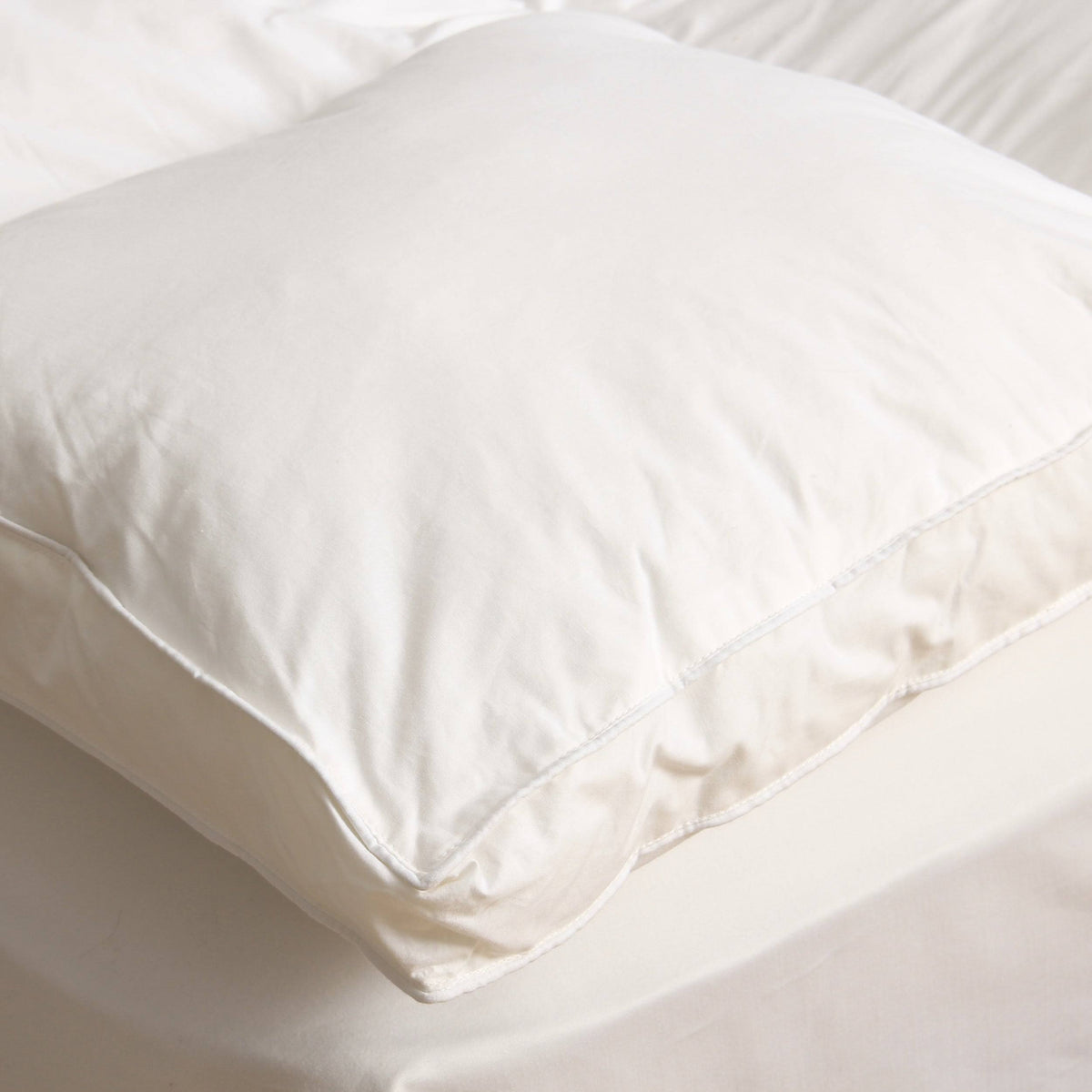 White Down Alternative Fiberbed (King) Q68761