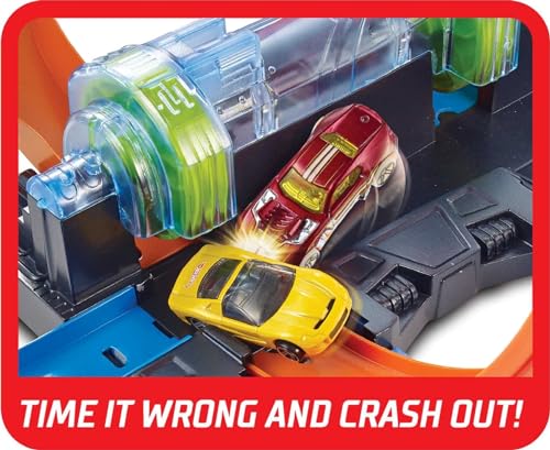 Corkscrew Crash Toy Car Track Set with 1:64 Scale Car O624253