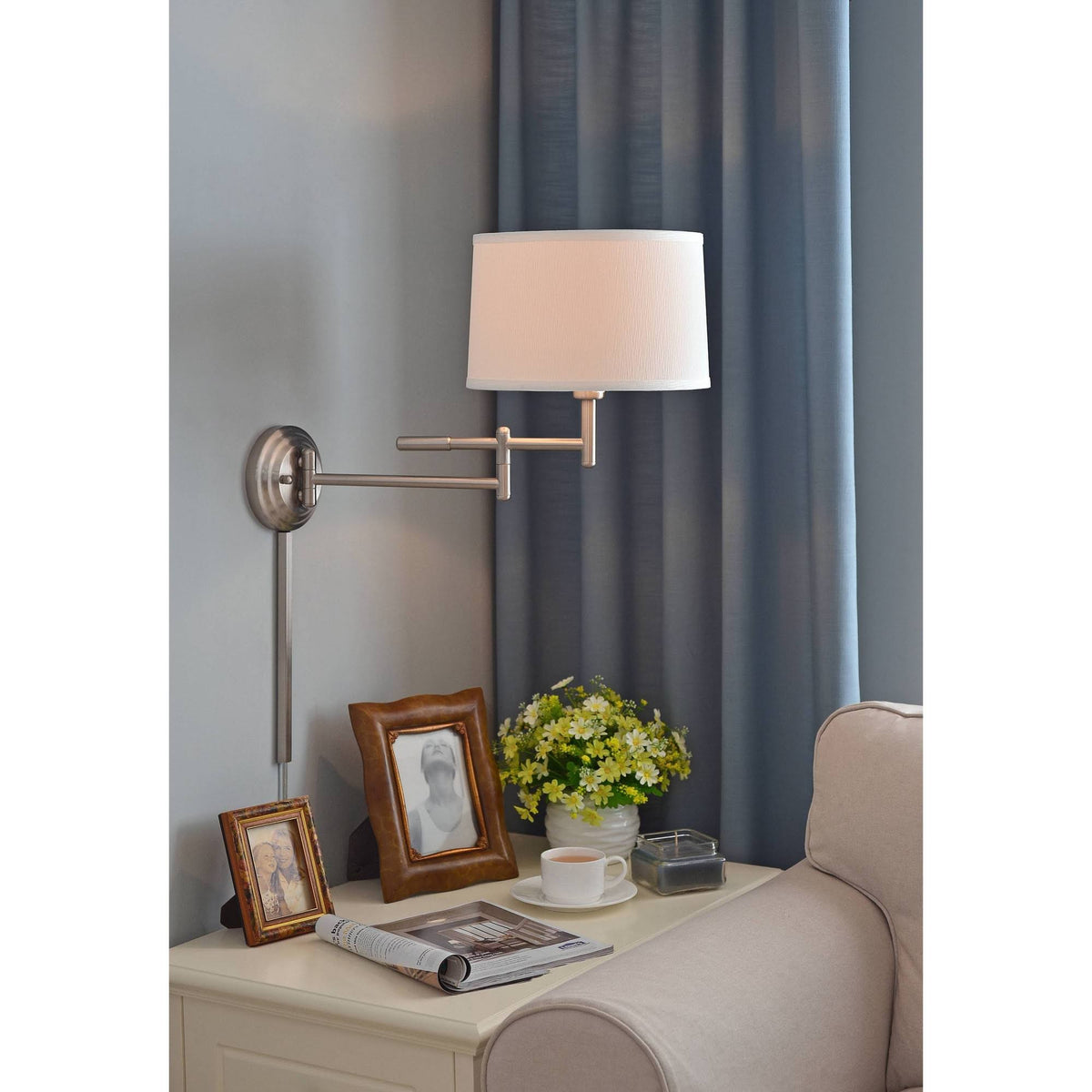 Brushed Steel Wall Swing Arm Lamp Z956