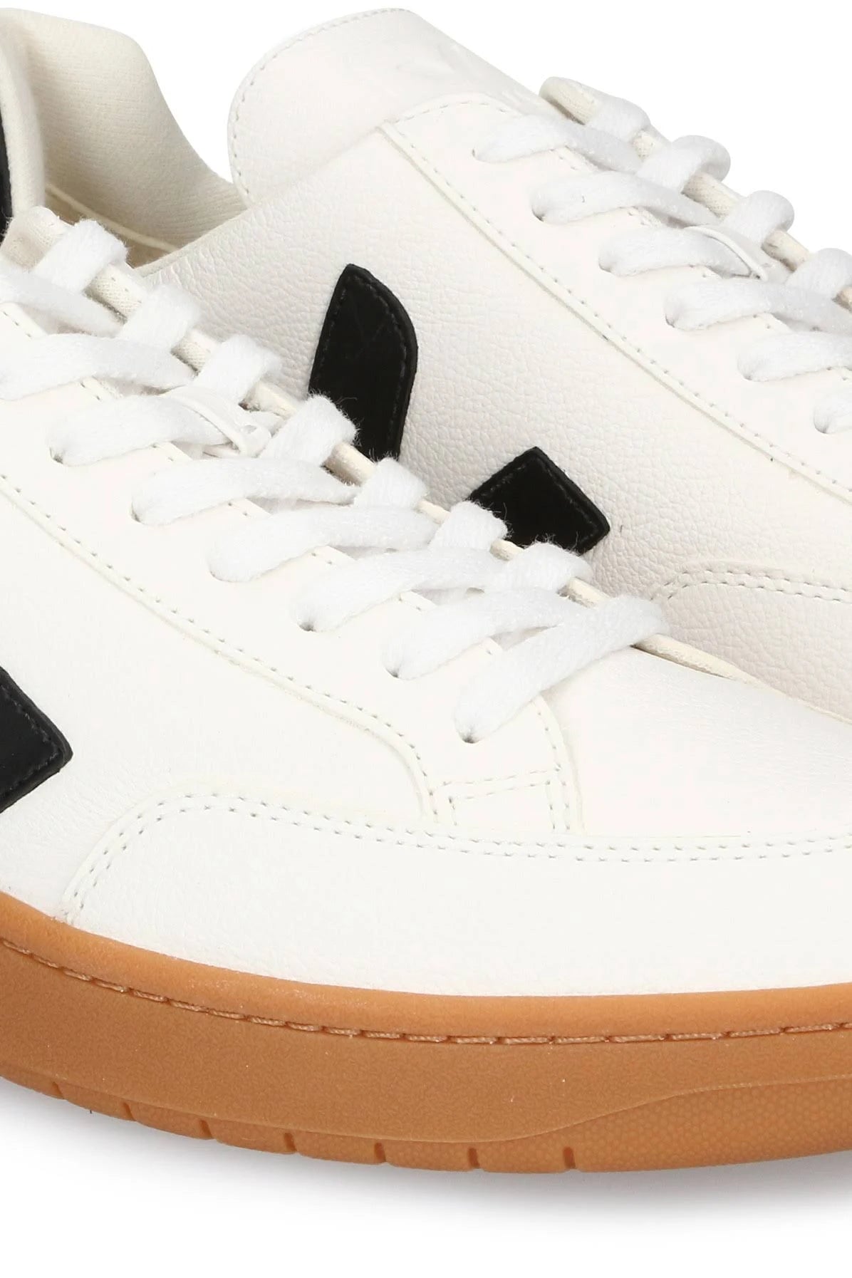 White / Black / Gum Sneakers L52265