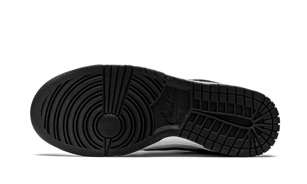 Women's Nike Dunk Low Panda White Black White Sneakers P270