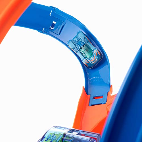 Corkscrew Crash Toy Car Track Set with 1:64 Scale Car O624253