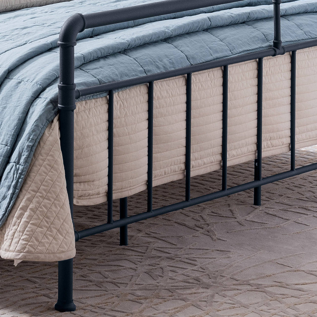 Queen-size Iron Bed Frame P292