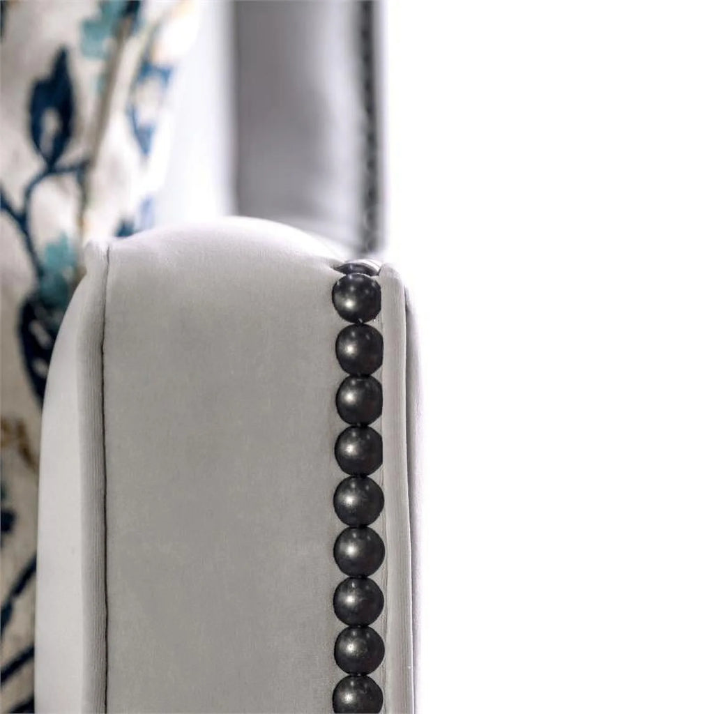 Light Gray Fabric Nailhead Sofa F552