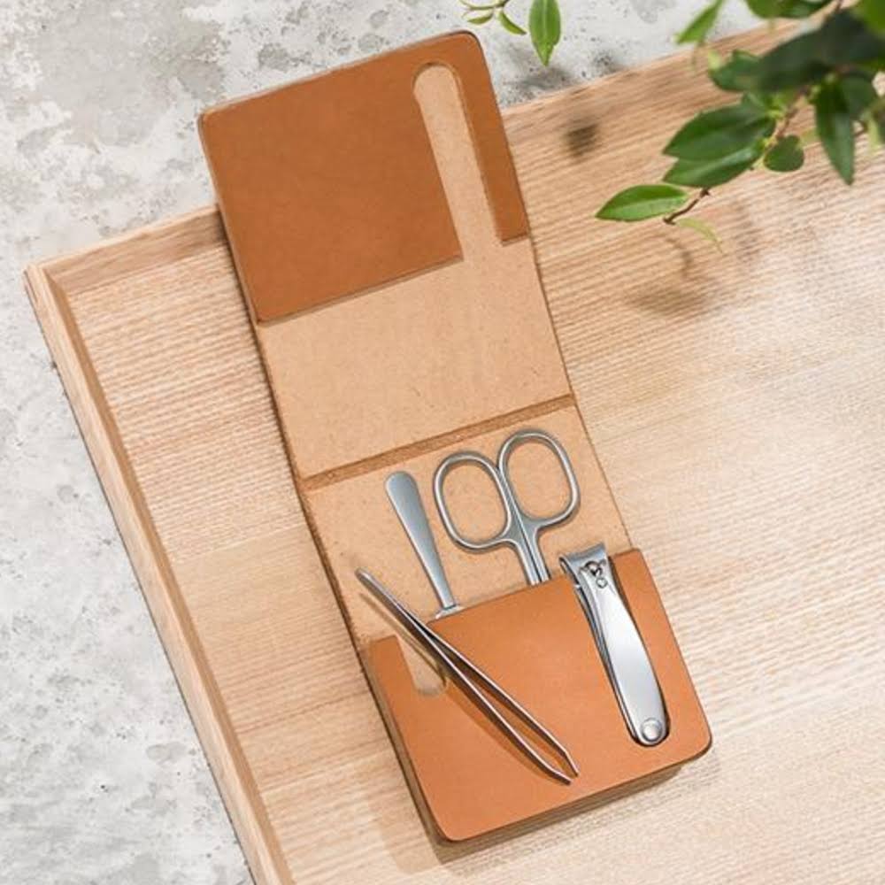 Travel Manicure Set in Cowhide Case A85103